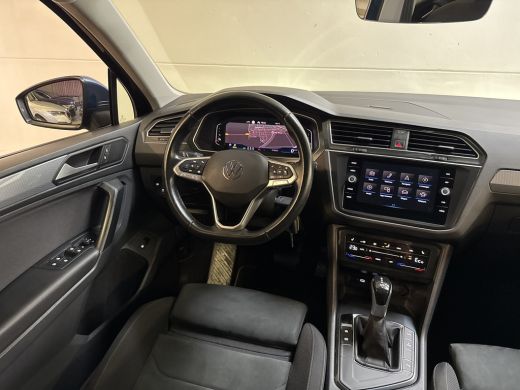 Volkswagen Tiguan E-HYBRID 245PK DSG LIFE NAVI/VIRTUAL/TREKHAAK ActivLease financial lease