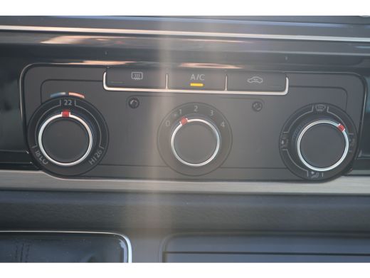 Volkswagen Transporter 2.0 TDI 150pk Automaat L2 H1 DC 2x Schuifdeur ActivLease financial lease