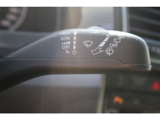 Volkswagen Transporter 2.0 TDI 150pk Automaat L2 H1 DC 2x Schuifdeur ActivLease financial lease