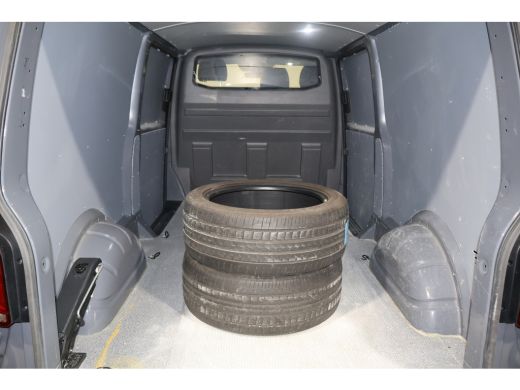 Volkswagen Transporter 2.0 TDI 150pk L2 H1 Bulli 75th Edition ActivLease financial lease