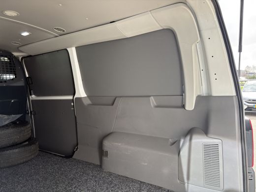 Volkswagen Transporter 2.0 TDI L2H1 150pk | 3 Zits | Achterklep | PDC | Laadruimte bekleding Cruise control |  Bijrijder... ActivLease financial lease