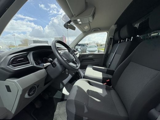 Volkswagen Transporter 2.0 TDI L2H1 150pk | 3 Zits | Achterklep | PDC | Laadruimte bekleding Cruise control |  Bijrijder... ActivLease financial lease