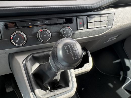 Volkswagen Transporter 2.0 TDI L2H1 150pk | 3 Zits | Achterklep | PDC | Laadruimte bekleding Cruise control |  Bijrijder... ActivLease financial lease