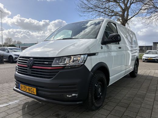 Volkswagen Transporter 2.0 TDI L2H1 150pk | 3 Zits | Achterklep | PDC | Laadruimte bekleding Cruise control |  Bijrijder... ActivLease financial lease