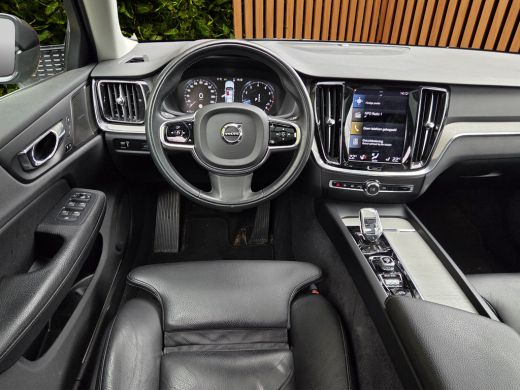 Volvo  V60 2.0 B3 Inscription | Trekhaak | Panoramadak | Camera | Stuur/stoelverwarming ActivLease financial lease