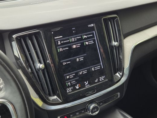 Volvo  V60 2.0 B3 Inscription | Trekhaak | Panoramadak | Camera | Stuur/stoelverwarming ActivLease financial lease