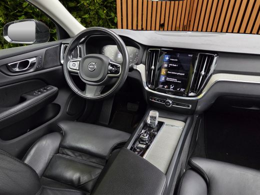 Volvo  V60 2.0 B3 Inscription | Trekhaak | Panoramadak | Camera | Stuur/stoelverwarming ActivLease financial lease