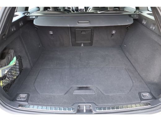 Volvo  V60 2.0 T6 Plug-in hybrid AWD Plus Dark | Harman Kardon | Trekhaak | BLIS | Bright Dusk | ActivLease financial lease