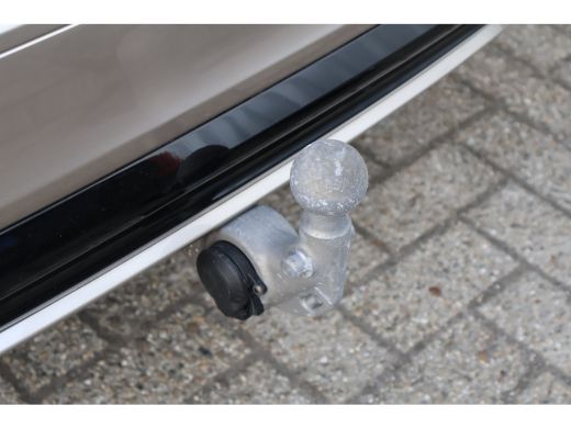 Volvo  V60 2.0 T6 Plug-in hybrid AWD Plus Dark | Harman Kardon | Trekhaak | BLIS | Bright Dusk | ActivLease financial lease