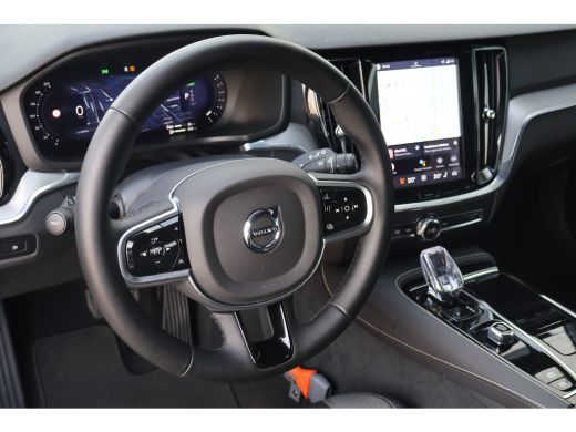 Volvo  V60 2.0 T6 Plug-in hybrid AWD Plus Dark | Harman Kardon | Trekhaak | BLIS | Bright Dusk | ActivLease financial lease