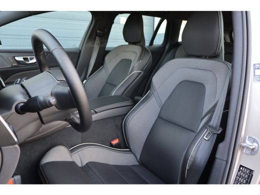 Volvo  V60 2.0 T6 Plug-in hybrid AWD Plus Dark | Harman Kardon | Trekhaak | BLIS | Bright Dusk | ActivLease financial lease