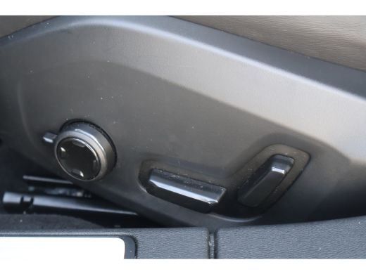 Volvo  V60 2.0 T6 Plug-in hybrid AWD Plus Dark | Harman Kardon | Trekhaak | BLIS | Bright Dusk | ActivLease financial lease