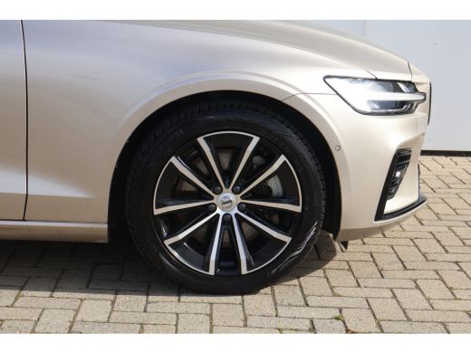 Volvo  V60 2.0 T6 Plug-in hybrid AWD Plus Dark | Harman Kardon | Trekhaak | BLIS | Bright Dusk | ActivLease financial lease