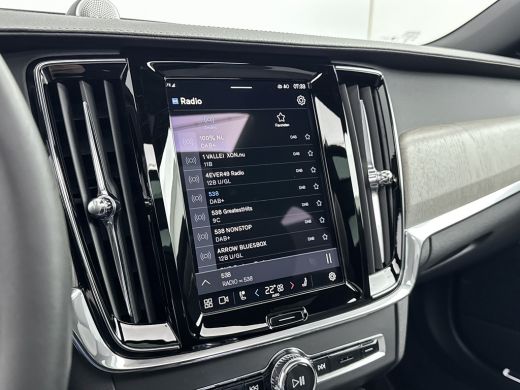 Volvo  V90 T8 Recharge Ultimate Dark | 20" | Luchtvering | Bowers & Wilkins | Trekhaak | Tailored Wool | 360... ActivLease financial lease