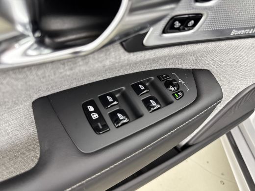 Volvo  V90 T8 Recharge Ultimate Dark | 20" | Luchtvering | Bowers & Wilkins | Trekhaak | Tailored Wool | 360... ActivLease financial lease