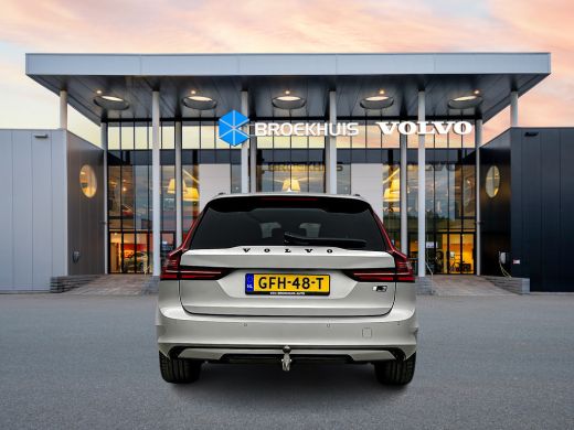 Volvo  V90 T8 Recharge Ultimate Dark | 20" | Luchtvering | Bowers & Wilkins | Trekhaak | Tailored Wool | 360... ActivLease financial lease
