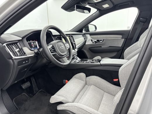 Volvo  V90 T8 Recharge Ultimate Dark | 20" | Luchtvering | Bowers & Wilkins | Trekhaak | Tailored Wool | 360... ActivLease financial lease