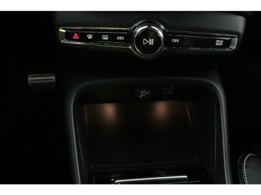 Volvo  XC40 T5 Recharge R-Design | 360 Camera | Harman/Kardon | Stoelverwarming | Adaptive LED | Adaptive Cru... ActivLease financial lease