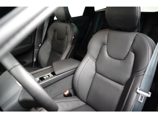 Volvo  XC60 Plus Black Edition Recharge Plug-In Hybrid AWD | Harman Kardon | Head Up Display | BLIS | Trekhaa... ActivLease financial lease