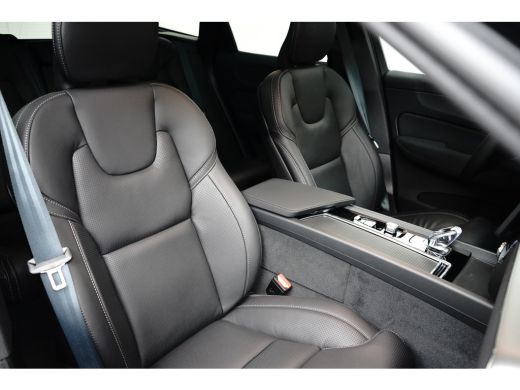 Volvo  XC60 Plus Black Edition Recharge Plug-In Hybrid AWD | Harman Kardon | Head Up Display | BLIS | Trekhaa... ActivLease financial lease