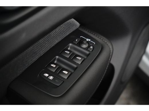 Volvo  XC60 Plus Black Edition Recharge Plug-In Hybrid AWD | Panoramadak | 360 Camera | Head-up Display | Har... ActivLease financial lease