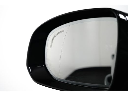 Volvo  XC60 Plus Black Edition Recharge Plug-In Hybrid AWD | Panoramadak | 360 Camera | Head-up Display | Har... ActivLease financial lease