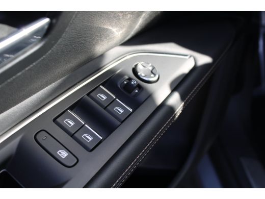 Peugeot 3008 1.6 HYbrid 225 GT | Panorama/schuifdak | Focal | Black Pack | Navigatie | Camera | 1e Eigenaar | ... ActivLease financial lease
