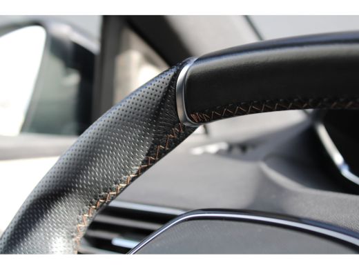 Peugeot 3008 1.6 HYbrid 225 GT | Panorama/schuifdak | Focal | Black Pack | Navigatie | Camera | 1e Eigenaar | ... ActivLease financial lease