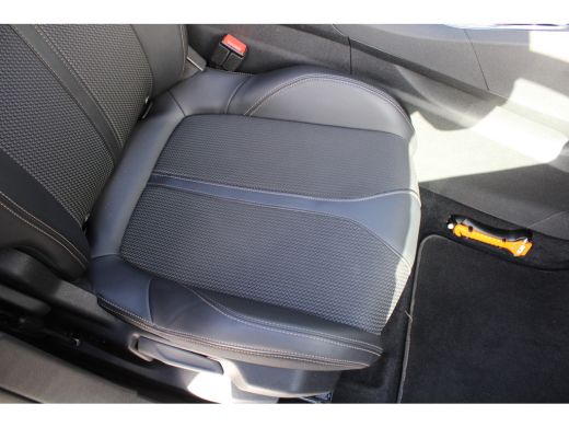 Peugeot 3008 1.6 HYbrid 225 GT | Panorama/schuifdak | Focal | Black Pack | Navigatie | Camera | 1e Eigenaar | ... ActivLease financial lease