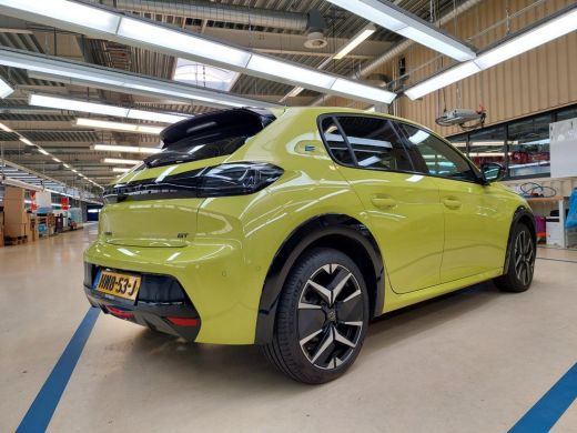 Peugeot e-208 EV GT 51 kWh ActivLease financial lease