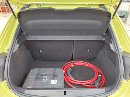 Peugeot e-208 EV GT 51 kWh ActivLease financial lease