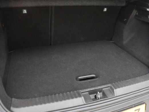 Renault Captur 1.3 TCe Intens | Panoramadak | 360 Camera | Trekhaak | Half leder | Carplay | Keyless | Climate c... ActivLease financial lease