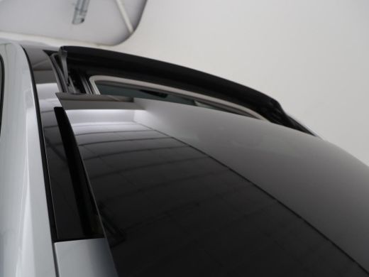 Renault Captur 1.3 TCe Intens | Panoramadak | 360 Camera | Trekhaak | Half leder | Carplay | Keyless | Climate c... ActivLease financial lease