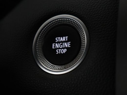 Renault Captur 1.3 TCe Intens | Panoramadak | 360 Camera | Trekhaak | Half leder | Carplay | Keyless | Climate c... ActivLease financial lease