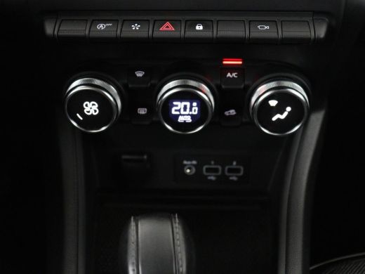 Renault Captur 1.3 TCe Intens | Panoramadak | 360 Camera | Trekhaak | Half leder | Carplay | Keyless | Climate c... ActivLease financial lease