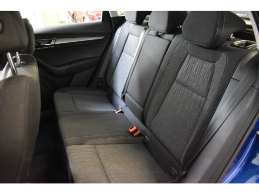 Skoda Karoq 1.5 TSI 150PK ACT BUSINESS EDITION PLUS CAMERA/NAVI/TREKHAAK ActivLease financial lease