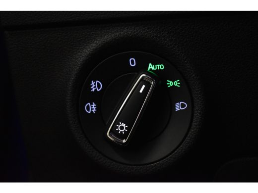 Skoda Karoq 1.5 TSI 150PK ACT BUSINESS EDITION PLUS CAMERA/NAVI/TREKHAAK ActivLease financial lease