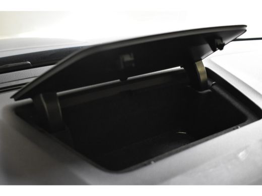 Skoda Karoq 1.5 TSI 150PK ACT BUSINESS EDITION PLUS CAMERA/NAVI/TREKHAAK ActivLease financial lease