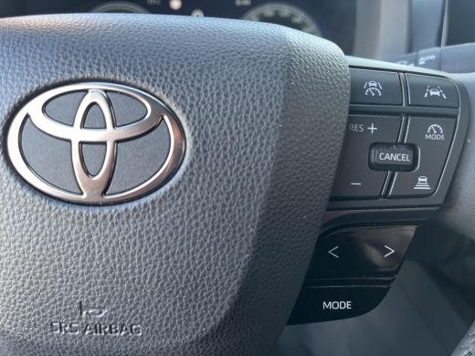 Toyota C-HR 2.0 Plug-in Hybrid 220 Dynamic | Stoel- + stuurverwarming | Carplay | Dode hoek waarschuwing | ActivLease financial lease