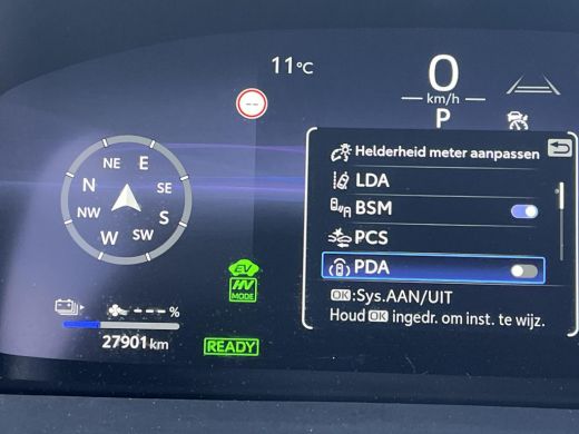 Toyota C-HR 2.0 Plug-in Hybrid 220 Dynamic | Stoel- + stuurverwarming | Carplay | Dode hoek waarschuwing | ActivLease financial lease