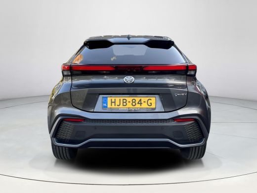 Toyota C-HR 2.0 Plug-in Hybrid 220 Dynamic | Stoel- + stuurverwarming | Carplay | Dode hoek waarschuwing | ActivLease financial lease