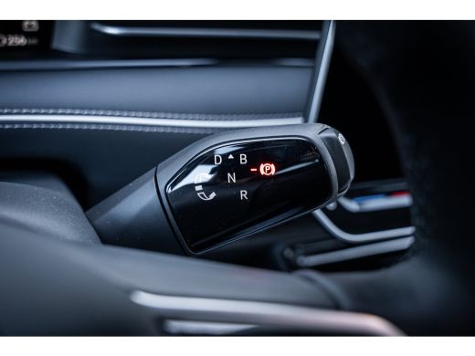 Volkswagen ID.7 Pro Limited Edition | Achterbank in ongelijke delen neerklapbaar incl. middenarmsteun en doorlaad... ActivLease financial lease