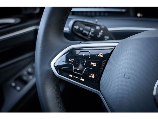 Volkswagen ID.7 Pro Limited Edition | Achterbank in ongelijke delen neerklapbaar incl. middenarmsteun en doorlaad... ActivLease financial lease