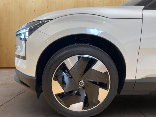 Volvo  EX30 Single Motor Extended Range Plus 69 kWh | 11 kW lader | Achteruitrij assistent | Achteruitrijcamera ActivLease financial lease