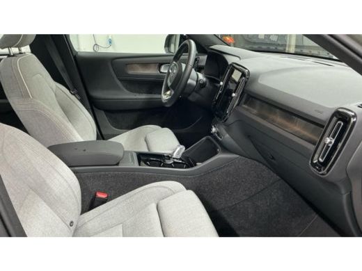 Volvo  EX40 Single Motor Extended Range Ultra 82 kWh | 360 Camera | Panoramadak | Pilot Assist | 20" Velgen ActivLease financial lease