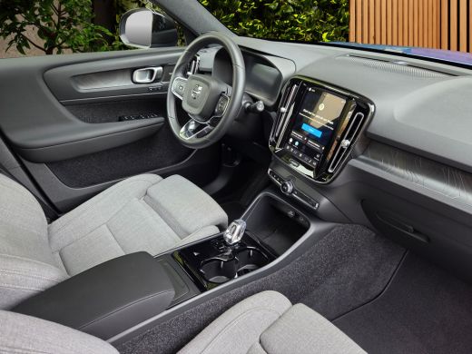 Volvo  EX40 Single Motor Extended Range Ultra 82 kWh | 360 Camera | Panoramadak | Pilot Assist | 20" Velgen ActivLease financial lease