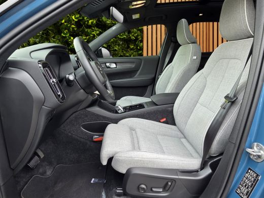 Volvo  EX40 Single Motor Extended Range Ultra 82 kWh | 360 Camera | Panoramadak | Pilot Assist | 20" Velgen ActivLease financial lease