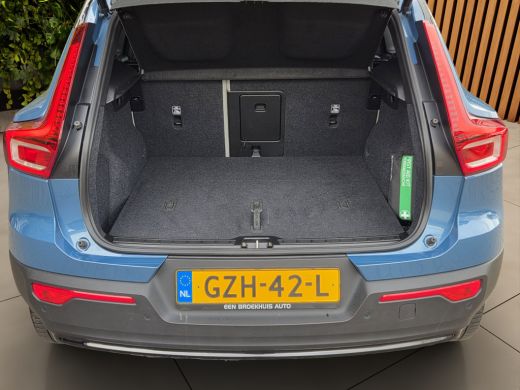 Volvo  EX40 Single Motor Extended Range Ultra 82 kWh | 360 Camera | Panoramadak | Pilot Assist | 20" Velgen ActivLease financial lease