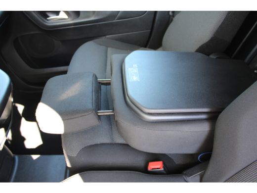 Citroën Berlingo 1.5 BlueHDi 130 PK AUTOMAAT 3-ZITS | CAMERA | DIGITALE SPIEGEL | TREKHAAK | BETIMMERING ActivLease financial lease