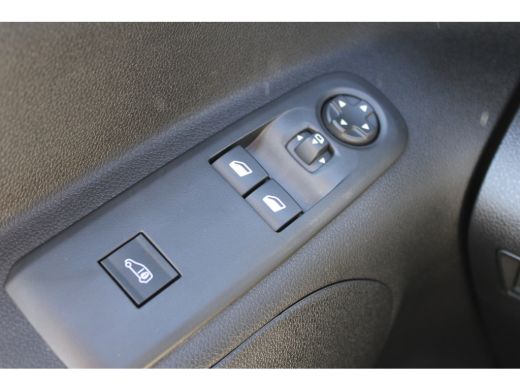 Citroën Berlingo 1.5 BlueHDi 130 PK AUTOMAAT 3-ZITS | CAMERA | DIGITALE SPIEGEL | TREKHAAK | BETIMMERING ActivLease financial lease